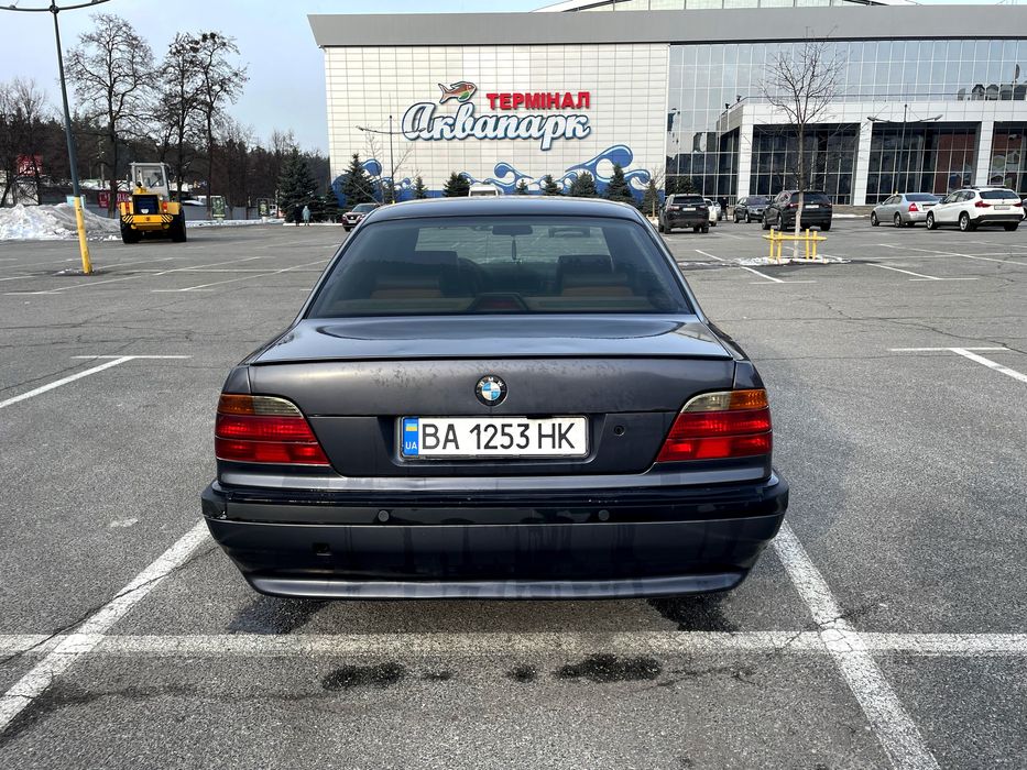 Продам BMW e38 2.5дизель