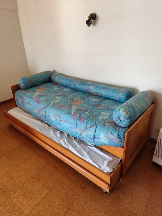 Sofá-cama (cama dupla solteiro)