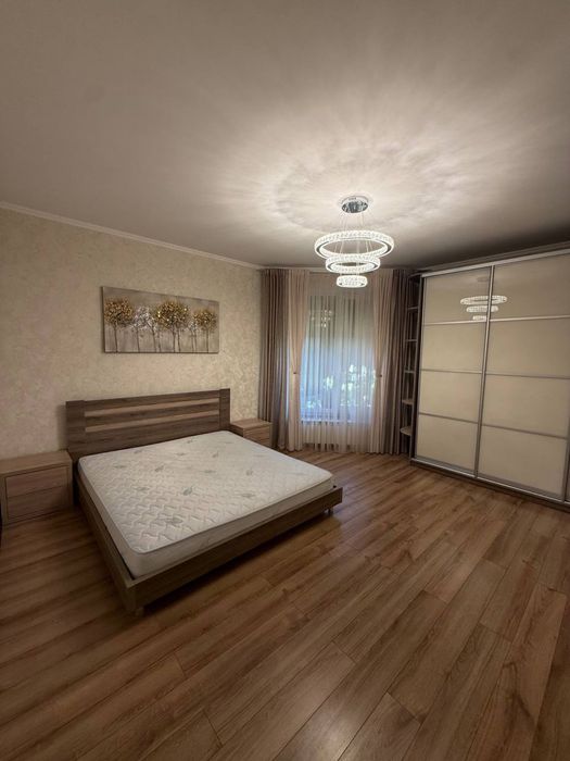 БЕЗ КОМІСІЇ ДЛЯ ПОКУПЦЯ! Приватний будинок з мангальною зоною та стильним ландшафтом біля 19 школи