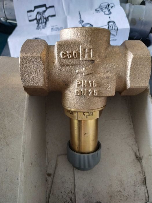 Zawór 2 drogowy przelotowy V136-25B Honeywell