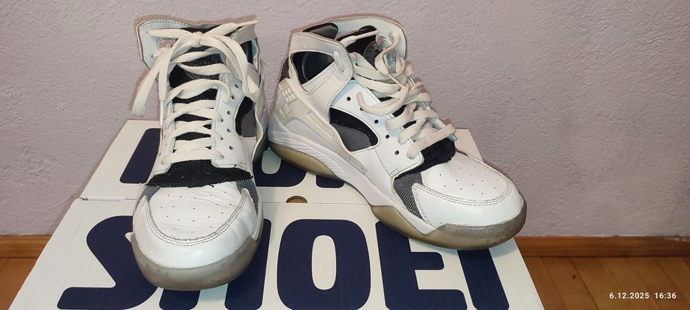 Nike Air Flight Huarache 40