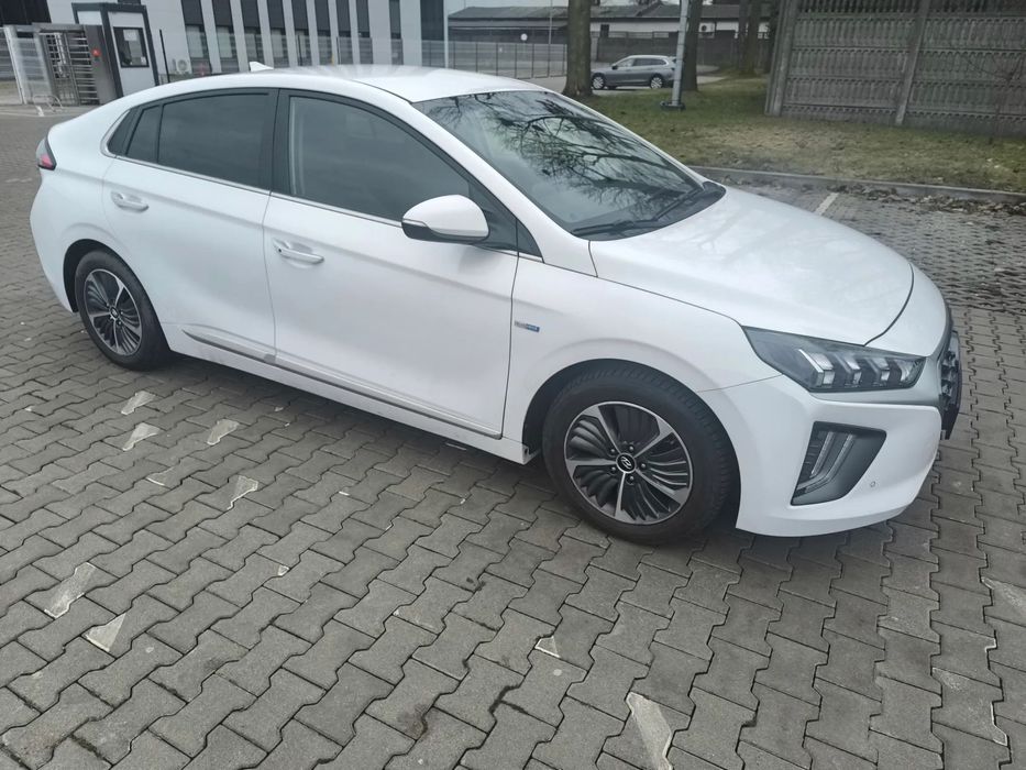 Hyundai IONIQ LIFT, spalanie 2,5 L,  DCT 6 biegów, lampy FULL LED