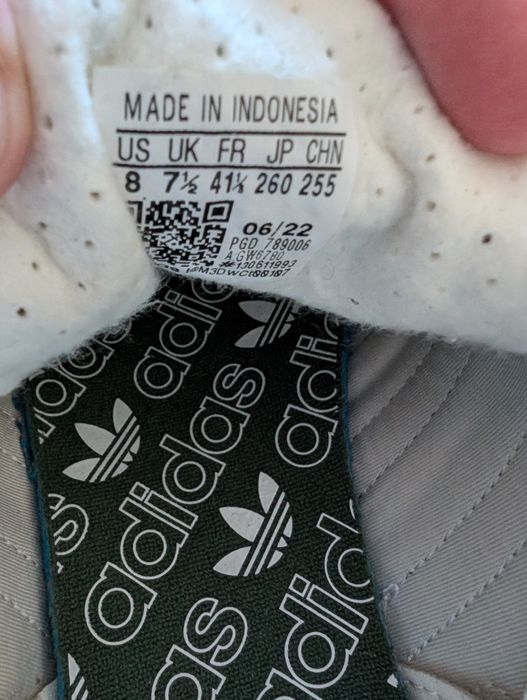 Нові чоловічі кросівки Adidas Retropy E5.