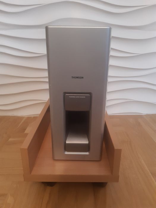 Podstawka pod komputer z kółeczkami