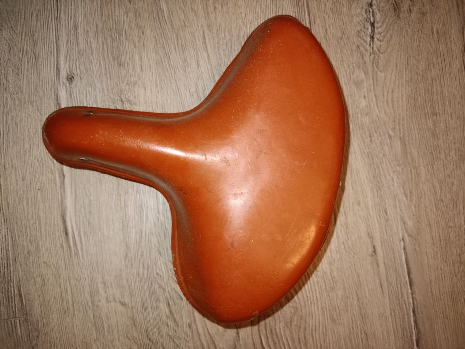 Siodełko skórzane sprężyny damskie