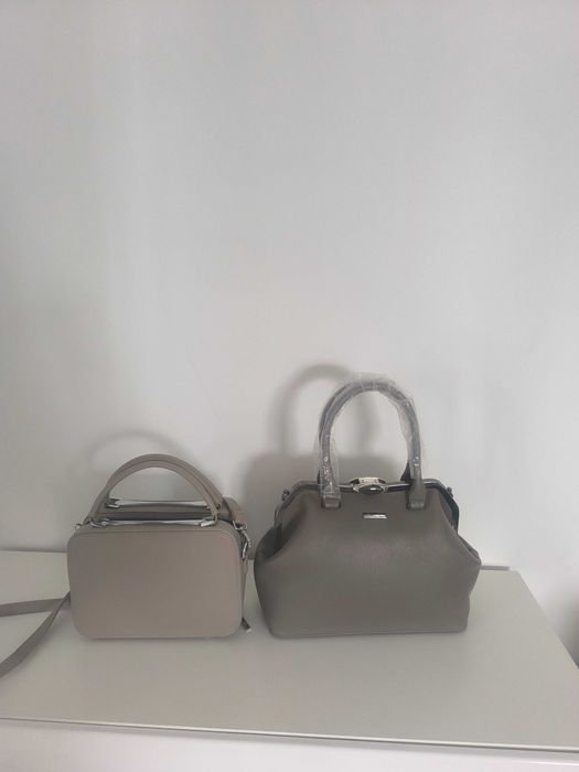 Сумка Карлос Марконі кросбоді сумочка каркасна колір тауп