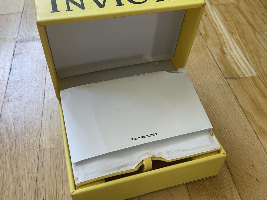 Invicta  Коробка  гарантійний лист годинник  часы Швейцария