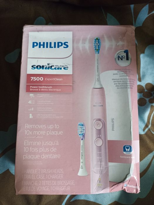 Электрическая зубная щетка Philips Sonicare 7500
