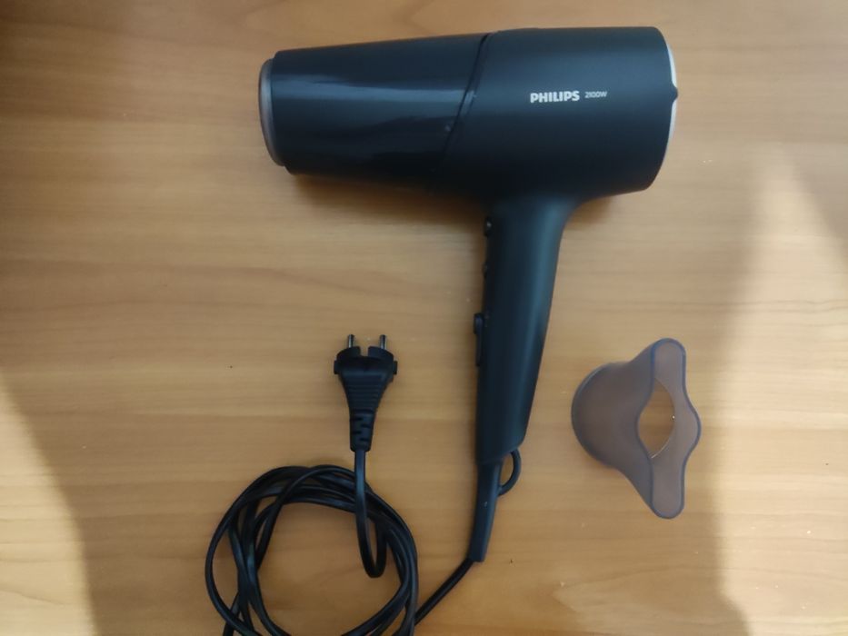 Фен Philips 5000 Series 2100W (BHD500/BHD504) на запчастини / донор