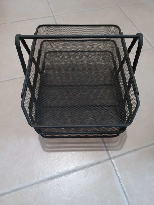 Prateleiras em metal