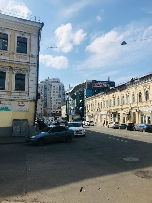 Оренда 1 поверх 187 м2 вул. Кооперативна 6/8/м. Майдан Конституції