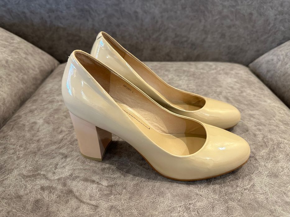 Шкіряні жіночі туфлі