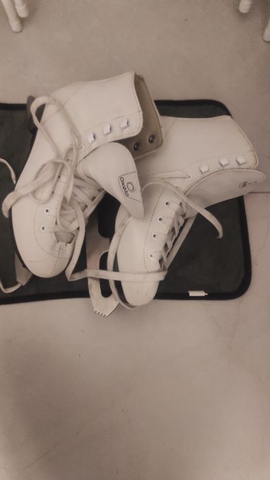 Sprzedam łyżwy figurowe oxelo 37-38
