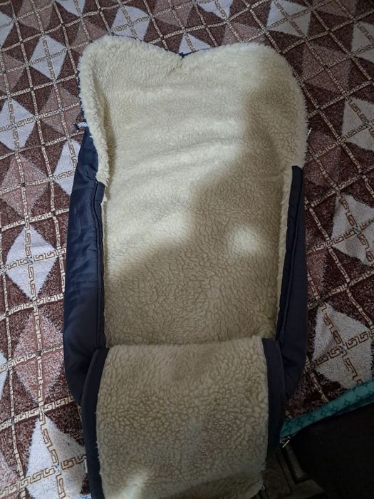 Конверт в коляску, санки.на овчині 
На овчині з підкладкою сентепон.
Д