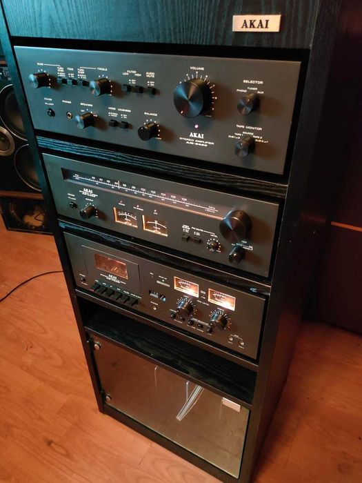 Duża wieża stereo Hi-Fi AKAI z szafką