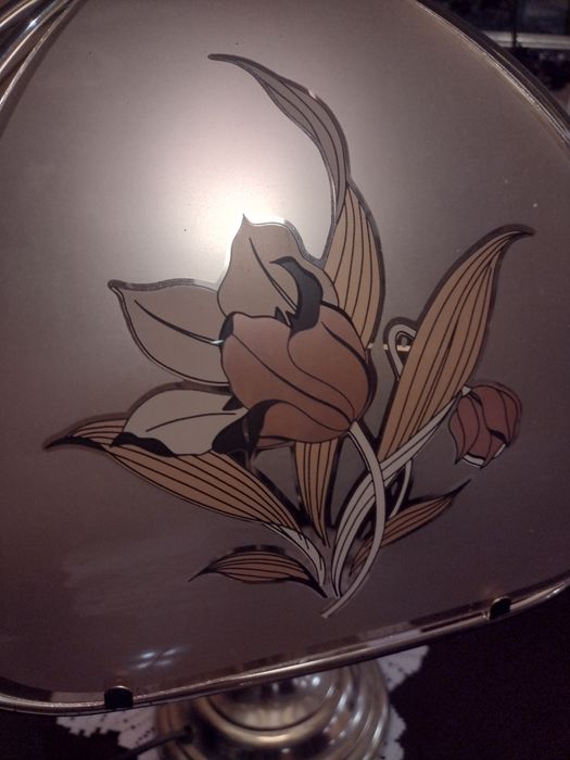 Lampa stojąca w stylu Tiffany