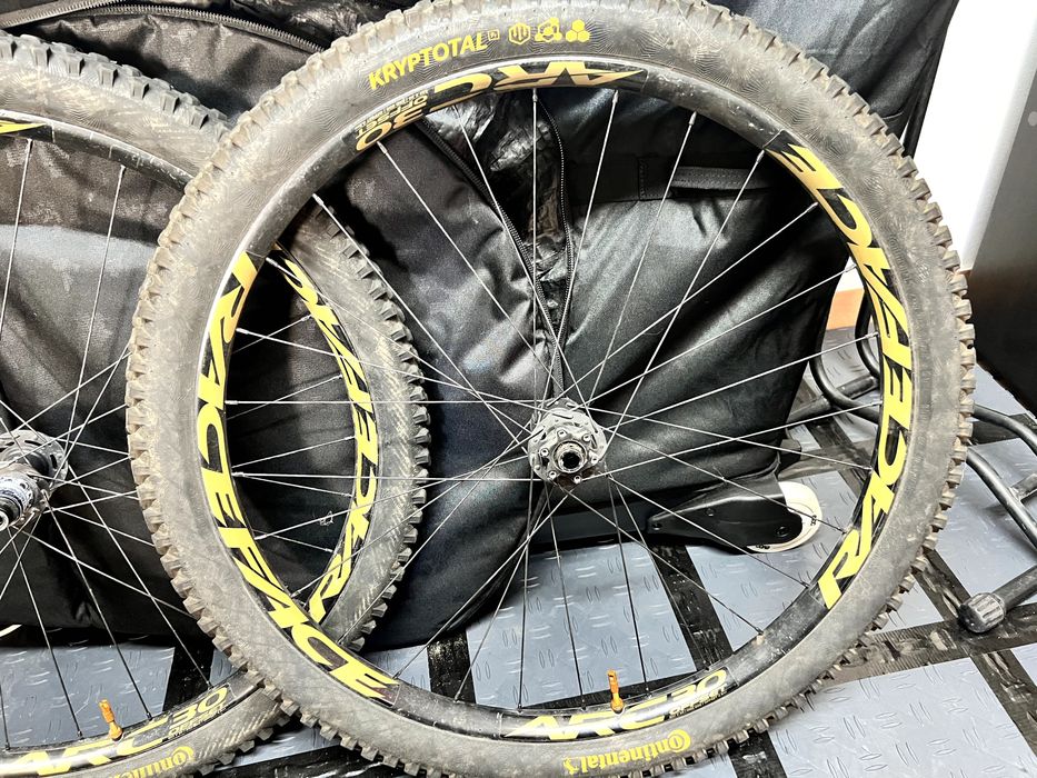 Rodas Race Face ARC 30 Off Sett "29 (aluminio)
