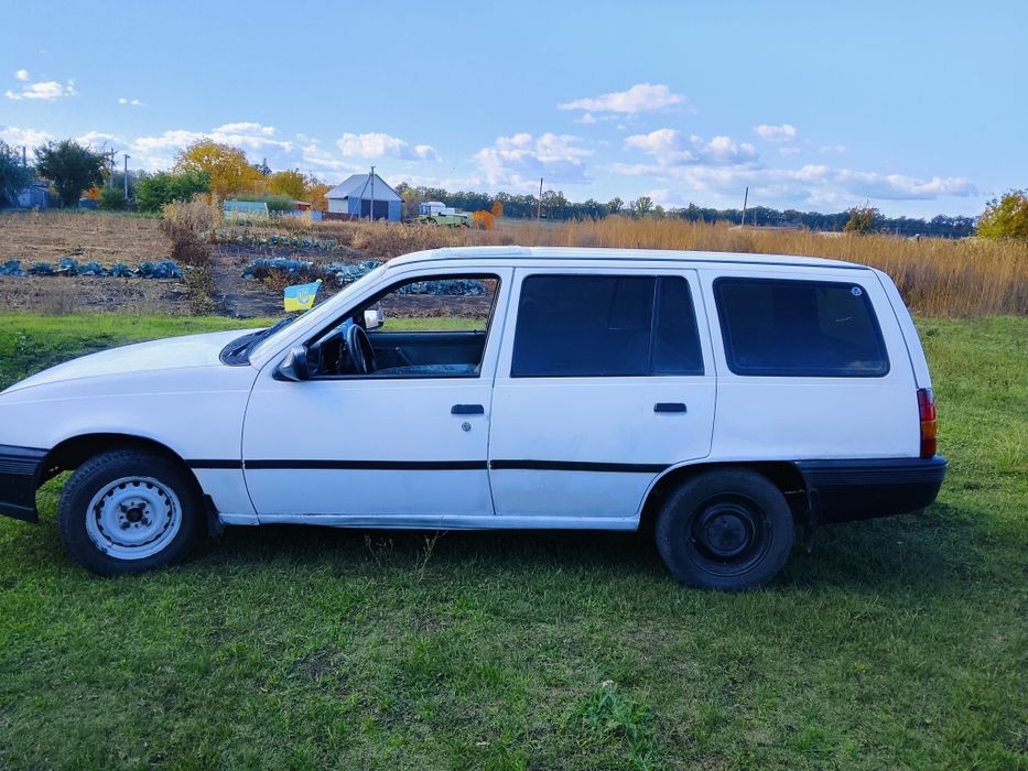 Опель кадет універсал,1987 року
Звертатись по телефону