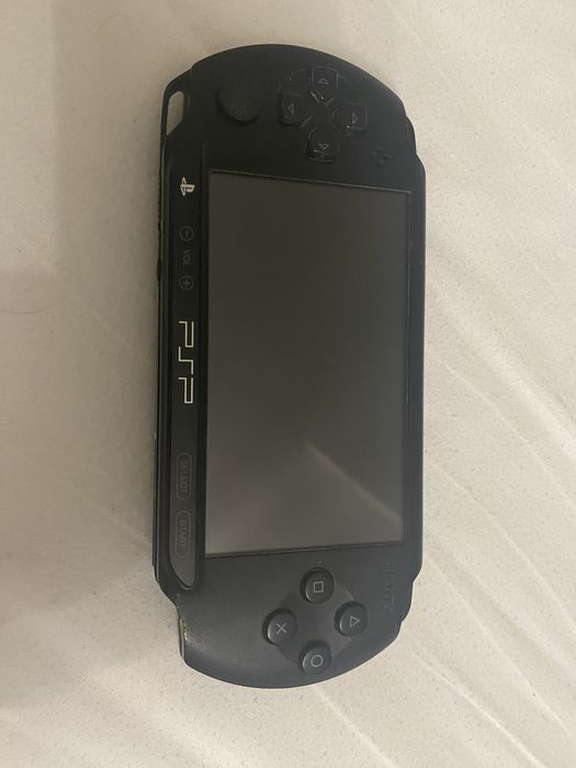 PSP  SonyE1004 używana