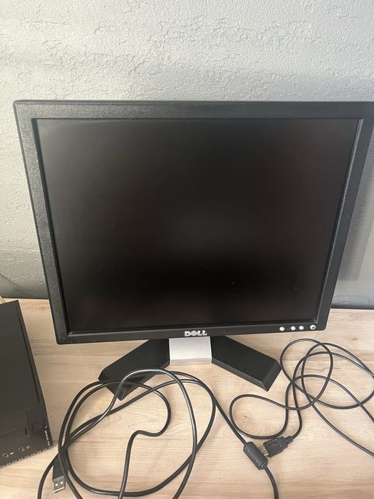 Komputer Dell zestaw jednostka monitor klawiatura mysz w pełni sprawne