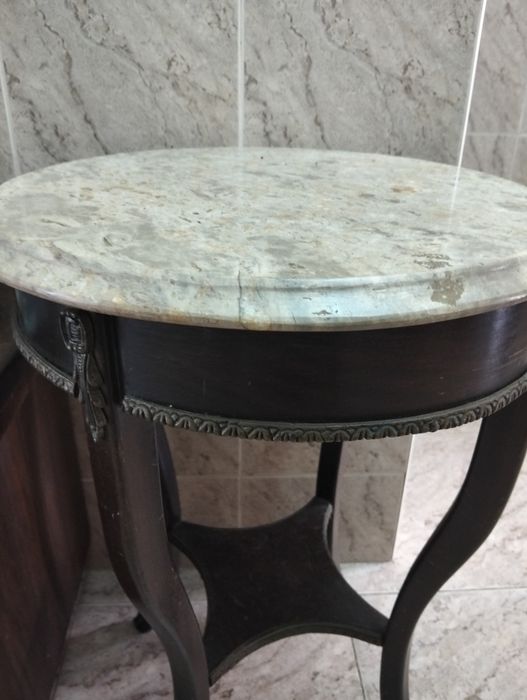 Camilha/ Mesa de Apoio