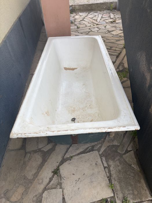 Banheira antiga em metal