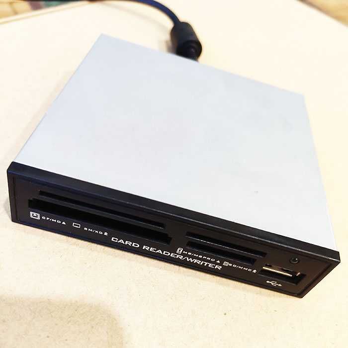 Кардридер Sven AC-109 Black