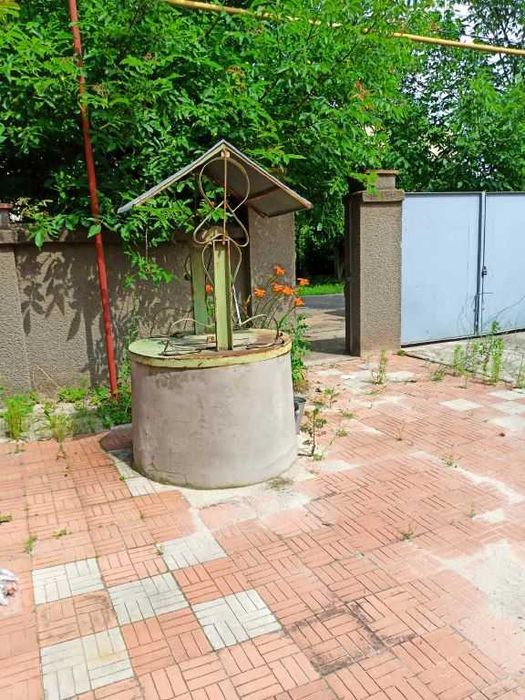 Будинок 350 кв.м. з ремонтом в с. Фонтанка. 10 соток. 95 000$