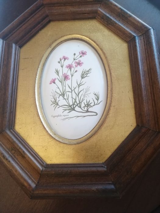 Quadros com moldura em madeira e pintura em cerâmica, vintage.