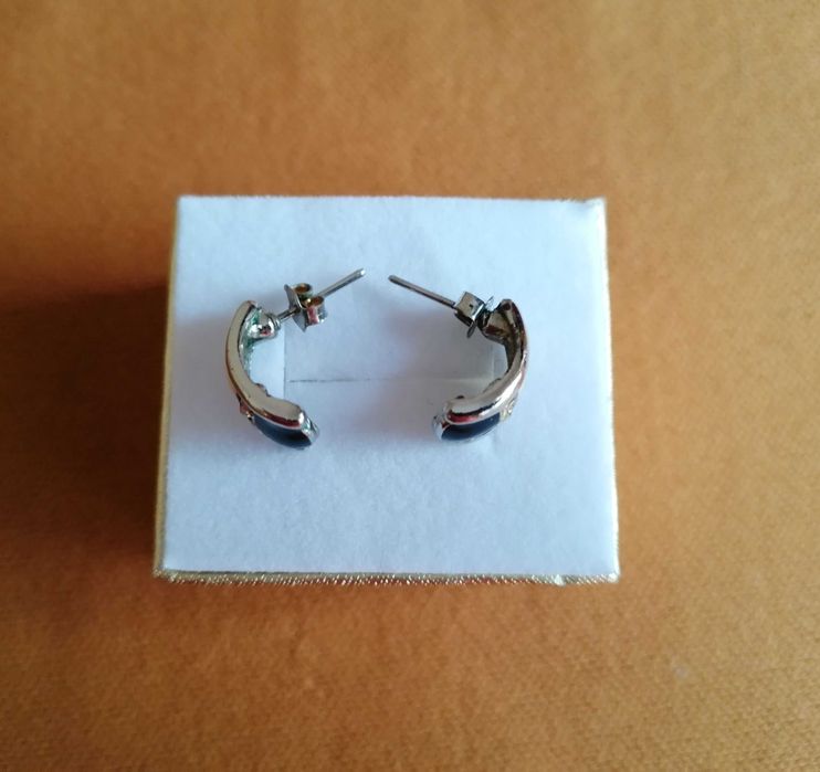 Kolczyki wkręty marki Havard.