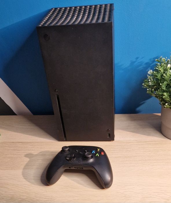 Konsola Xbox Series X + Pad + Gra