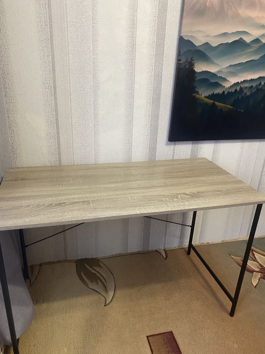 Продам стіл письмовий 60х120 колір світлий дуб/чорний