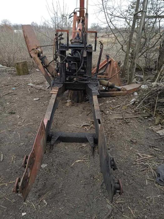 Экскаваторная  установка с отвалом от трактора ЮМЗ