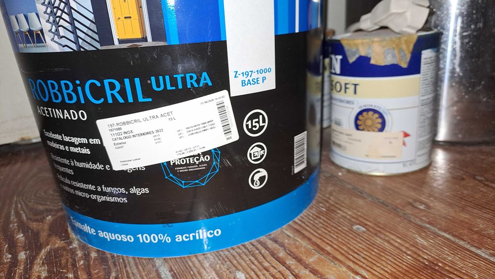 Tinta nova, de alta qualidade, para interiores