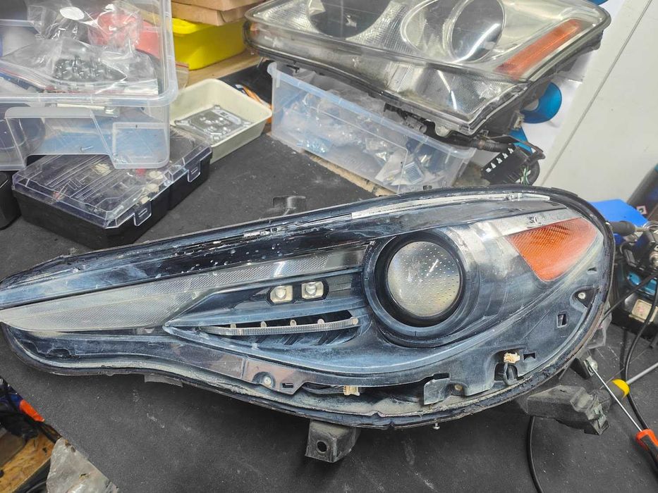 Naprawa  regeneracja lamp samochodowych