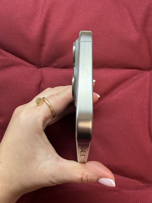 iPhone Apple 15 pro 256 Gb natural