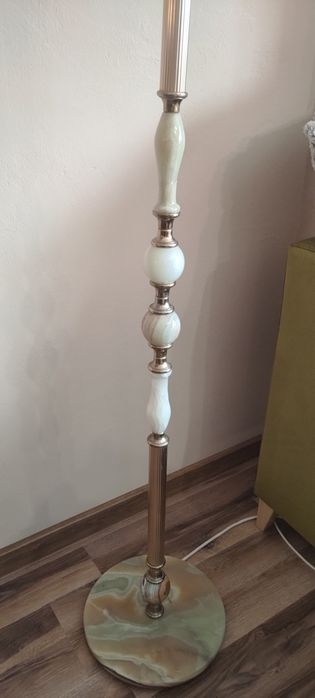 Lampa stojąca mosiądz z onyksem