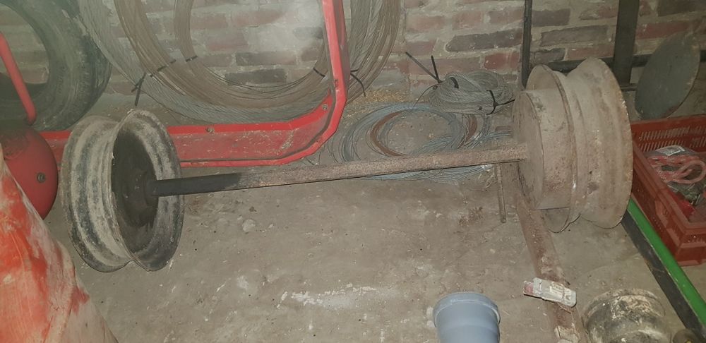 Sprzedam oś z felgami