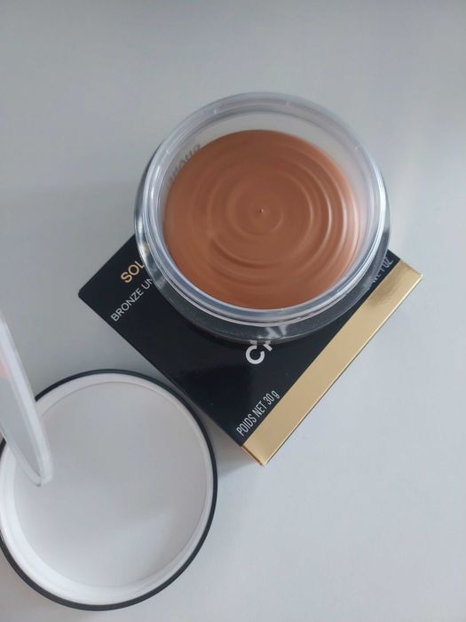 Chanel les beżowy krem brązujący o zdrowym blasku, brąz soleil tan.