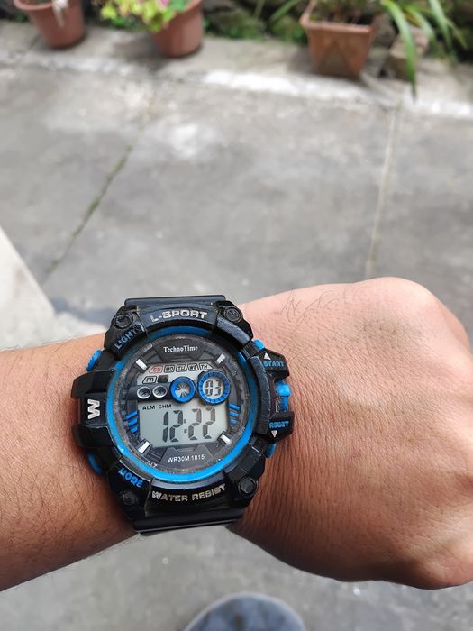 Vendo este relógio digital interessados mp