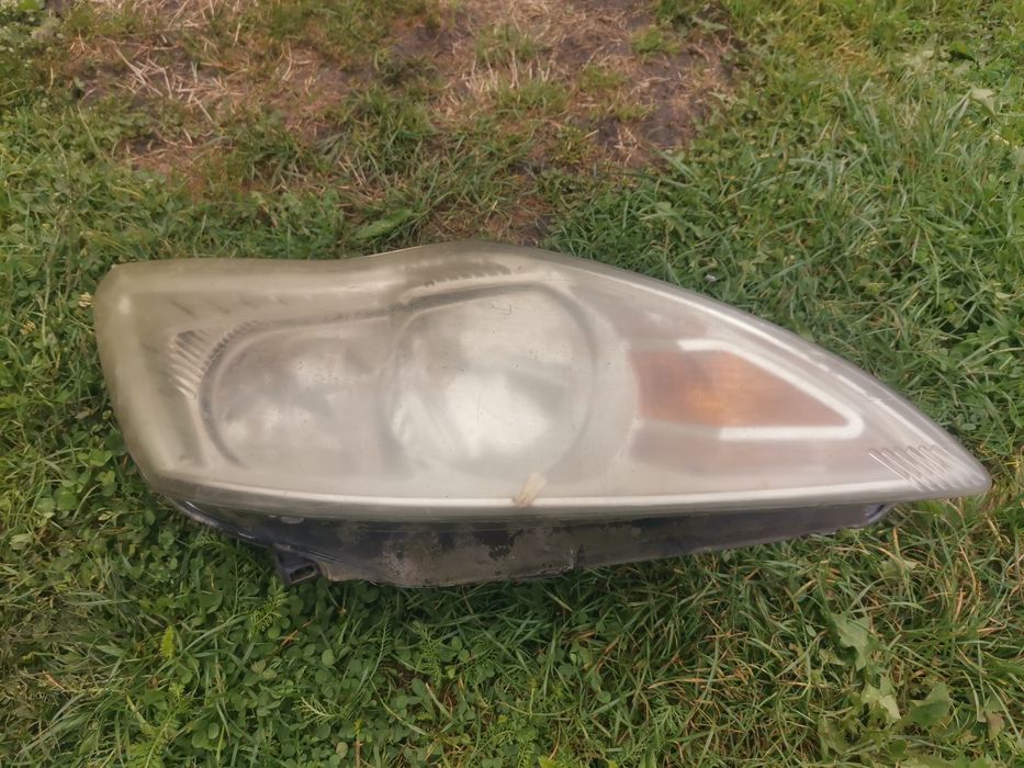 Фара права ford focus mk2