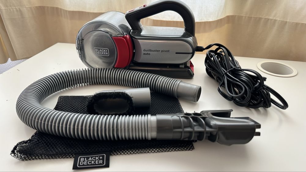 Aspirador de carro Black & Decker Pivot 12V
