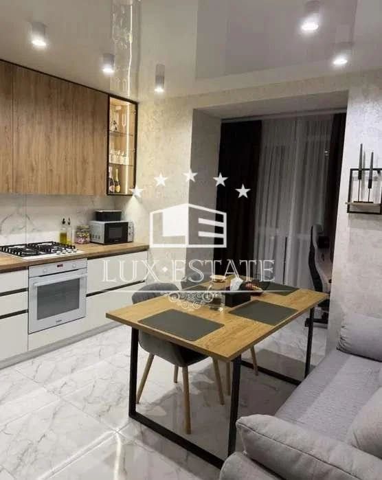 Продажа 1-комнатной квартиры в новострое  ЖК "Гранд"