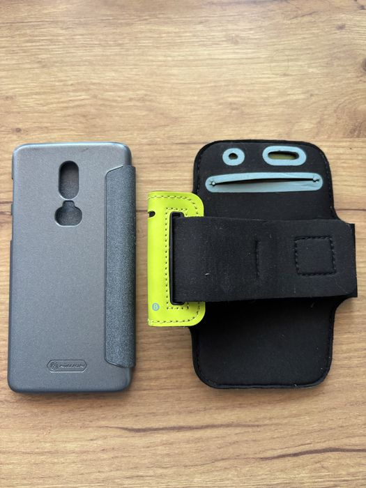 Чехлы для телефонов