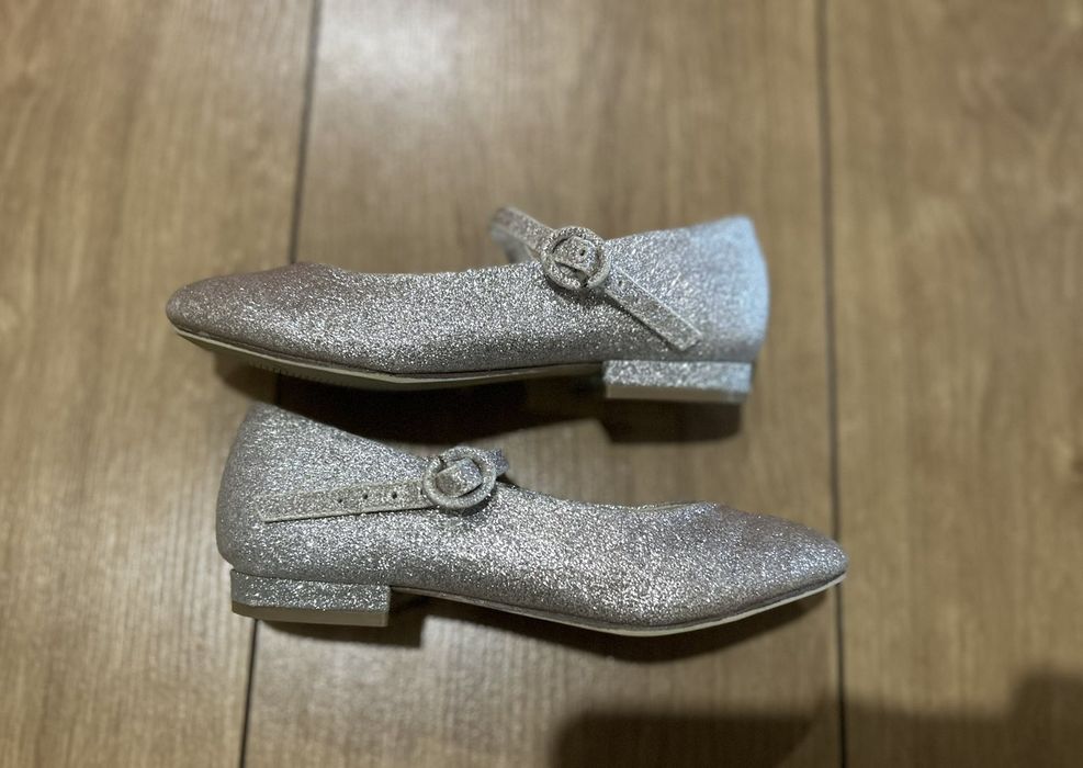 Туфлі для дівчинки