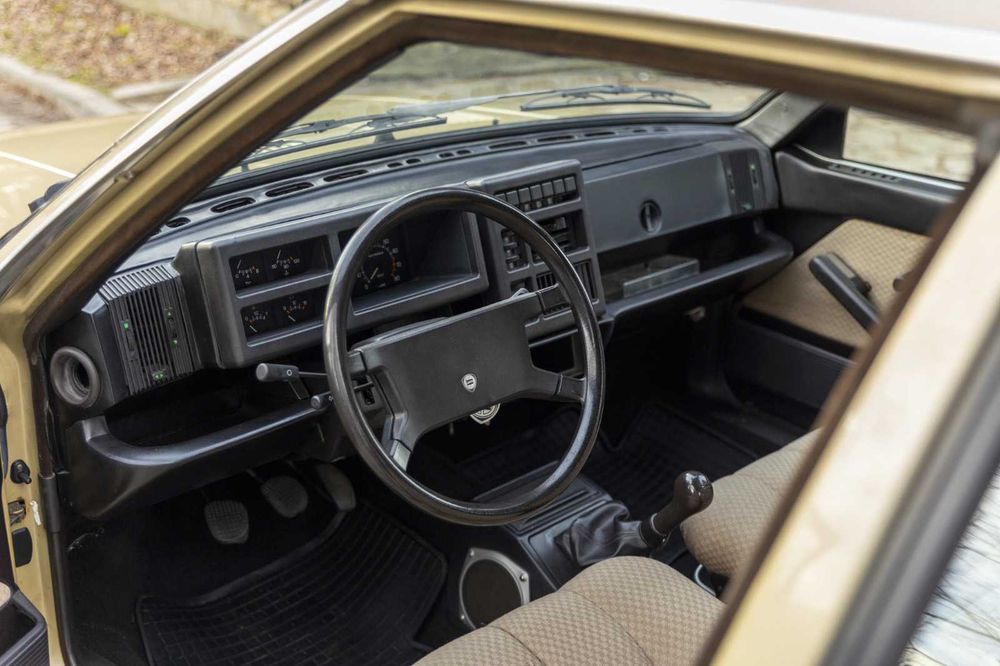 Lancia Delta 1.6 GT  100 tyś przebiegu