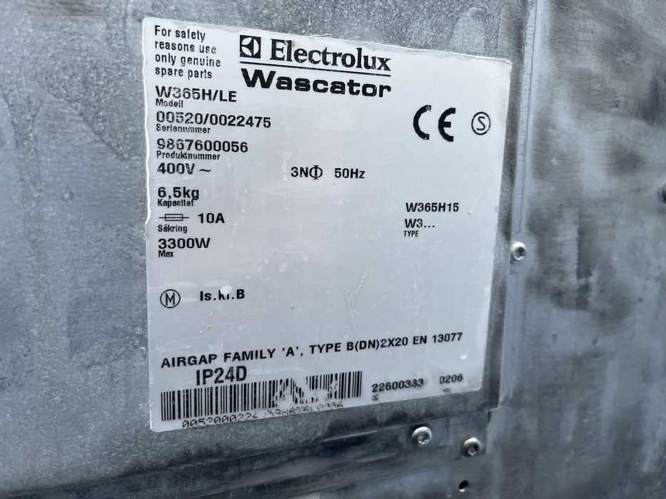 *Pralka przemysłowa*