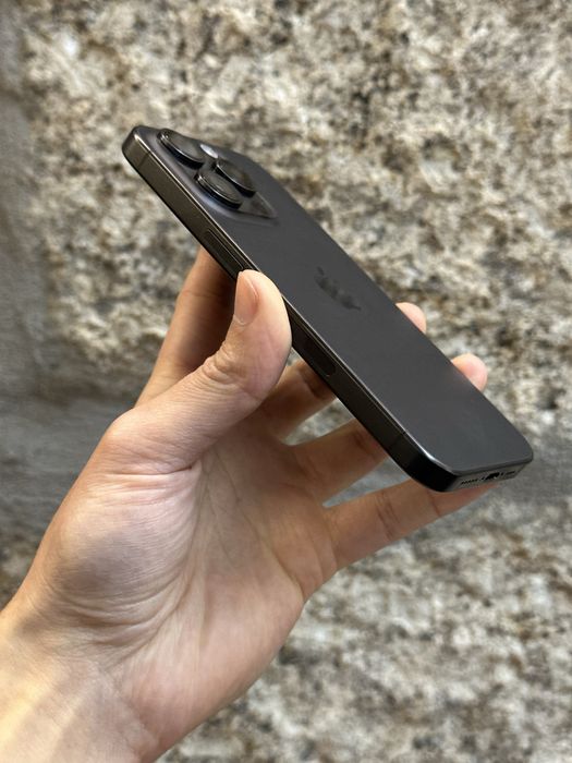 IPhone 15 Pro 256Gb usado, em estado como novo