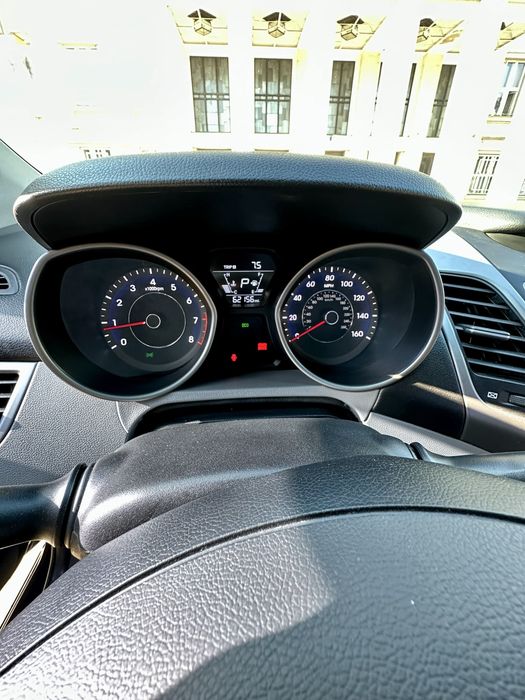 Hyndai Elantra 2015