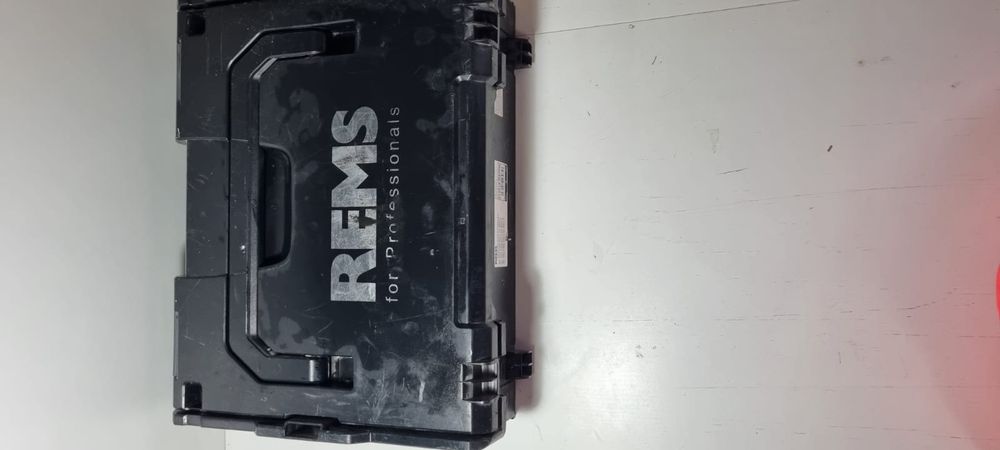 Zacisarka Rems Black Edition